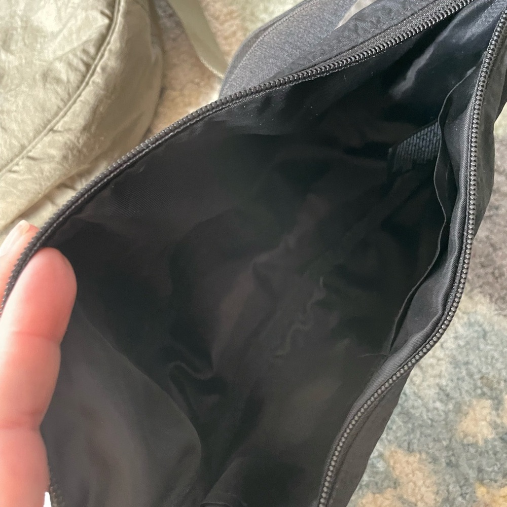 Uniqlo round mini shoulder crossbody bag - you pick the color - Picture 6 of 6